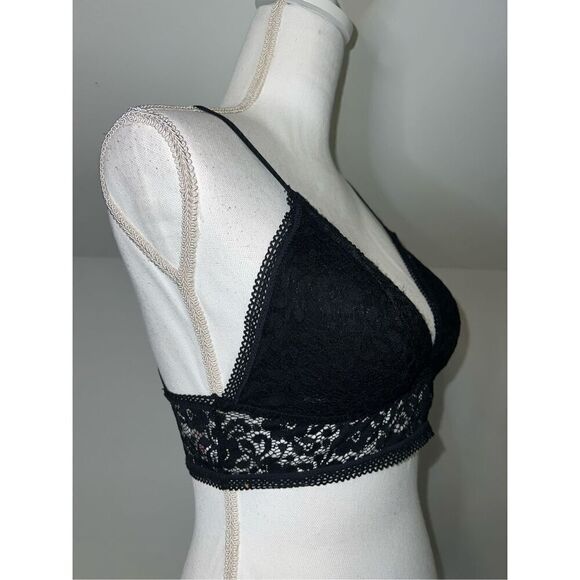 Women’s Black Lace Wireless Bra Medium - Picture 2 of 8